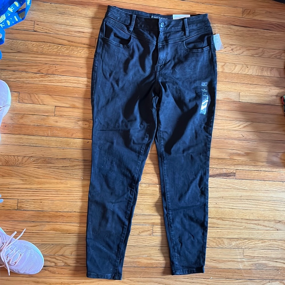 Super high rise jegging, yoke detail. NWT